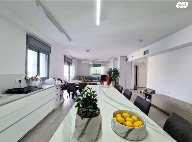 דירה, רעננה