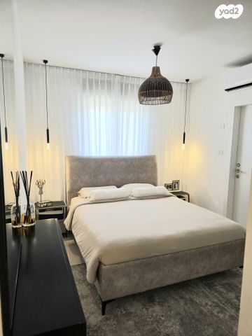 דירה, היוצרים, עיר היין, אשקלון