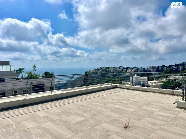 גג/ פנטהאוז, מרגלית, שמבור, חיפה