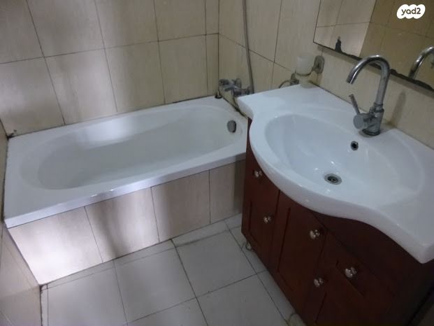 דירת גן, חכם שלום, מחנה יהודה - לב העיר, ירושלים