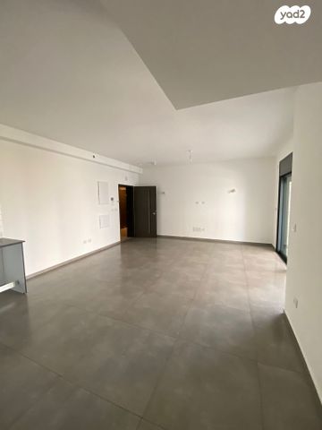 דירה, אמנון ליפקין שחק 1, נוף הטיילת, נתניה