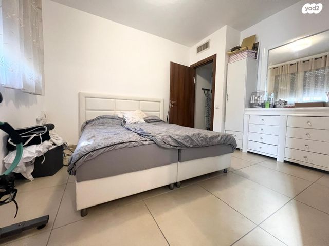 דירת גן, שושנה דמארי, קרית האמנים, מצליח, רמלה