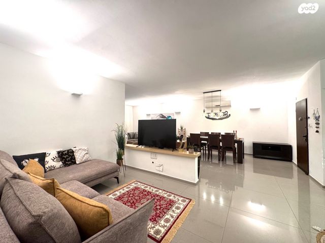 דירה, קרית ספיר, כפר סבא