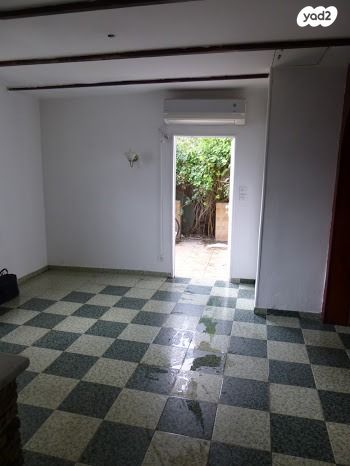 דירת גן, חכם שלום, מחנה יהודה - לב העיר, ירושלים