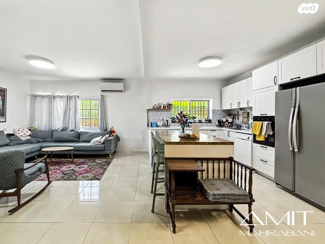 דו משפחתי, חיים נחמן ביאליק, שכונה ב', באר שבע