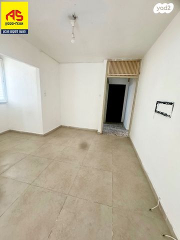 דירה, הרב קוק, כפר יונה