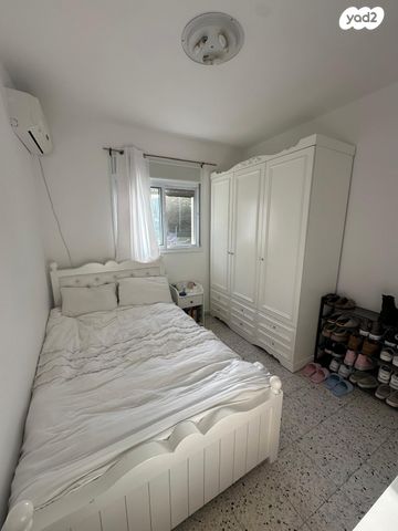 דירה, הדולב, קדימה צורן