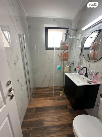 דירה, הדולב, קדימה צורן