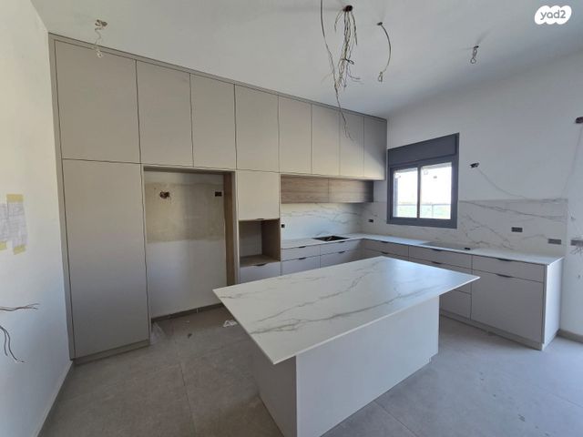 גג/ פנטהאוז, הערבה 1, גבעת טל, אלפי מנשה