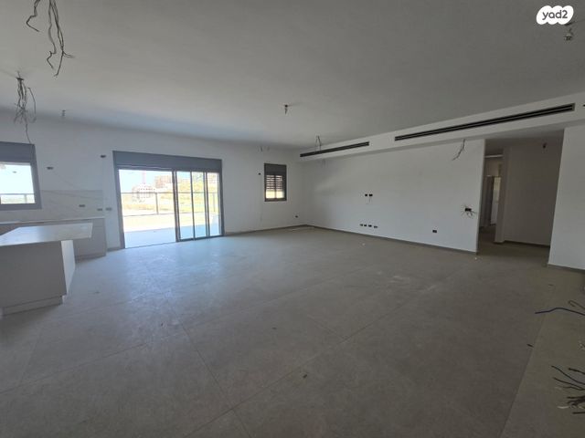 גג/ פנטהאוז, הערבה 1, גבעת טל, אלפי מנשה