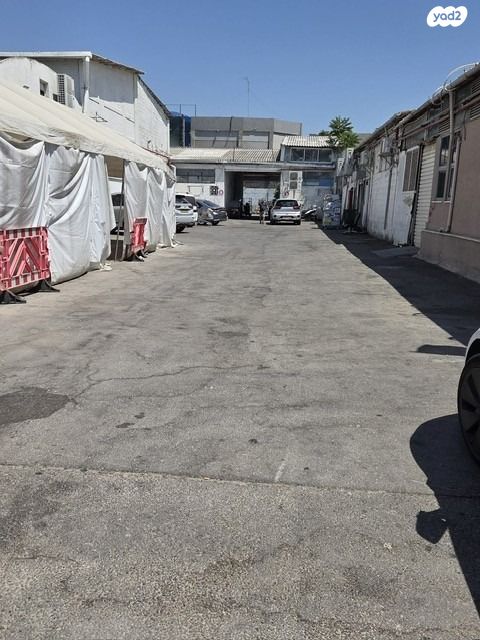 מבני תעשיה, חולון