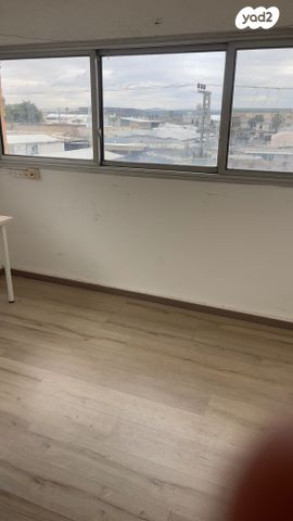 סטודיו, יהוד מונוסון