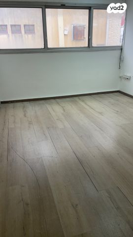 סטודיו, יהוד מונוסון