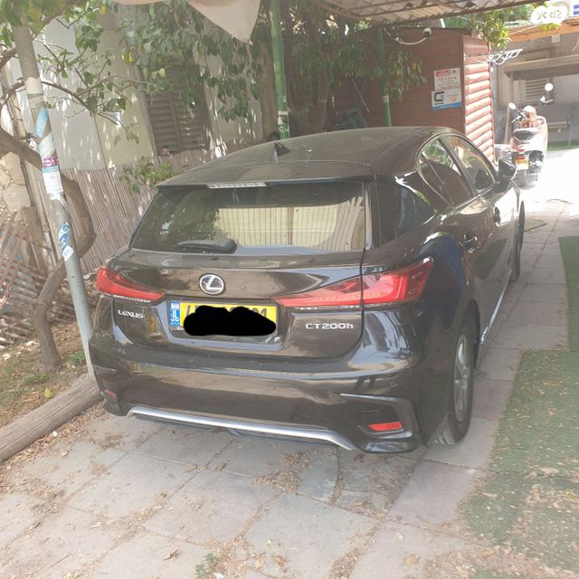 מודעת רכב לקסוס CT