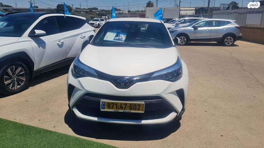 מודעת רכב טויוטה C-HR