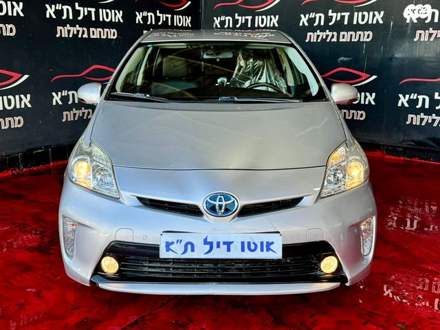 מודעת רכב טויוטה פריוס