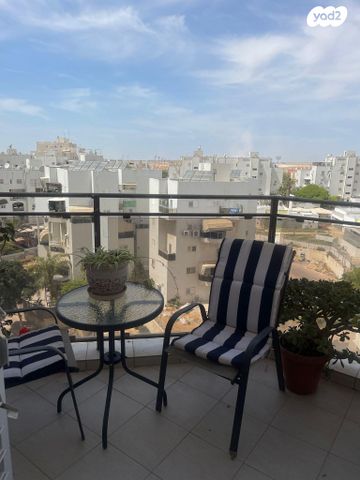 עמוס ירקוני 10