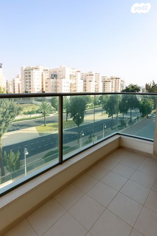 אריה עוזר 16