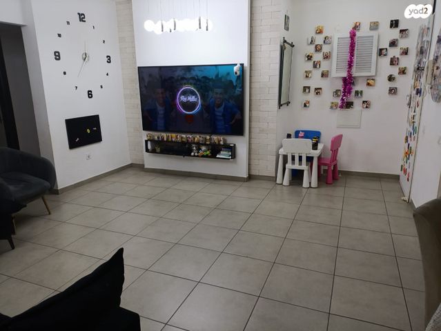 שושנה דמארי 16