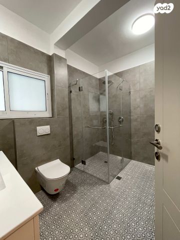 דו משפחתי, יצחק שדה 53, נווה מגן, רמת השרון