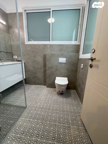 דו משפחתי, יצחק שדה 53, נווה מגן, רמת השרון