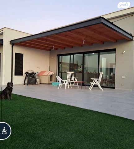 בית פרטי/ קוטג', כנרת 1, לבנים, לבנים