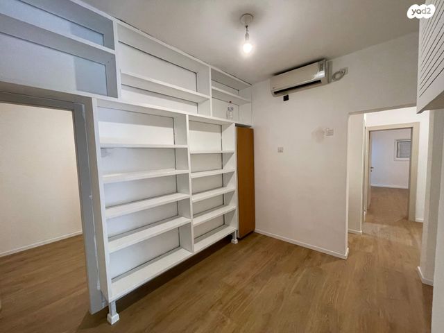 דו משפחתי, יצחק שדה 53, נווה מגן, רמת השרון