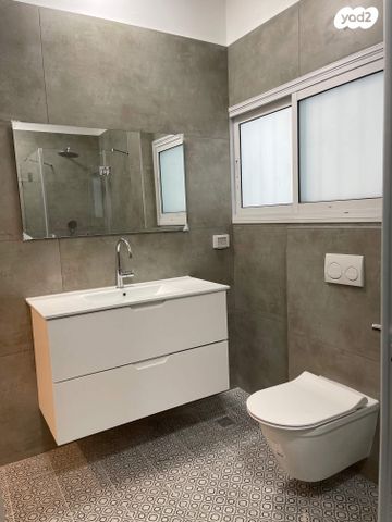 דו משפחתי, יצחק שדה 53, נווה מגן, רמת השרון