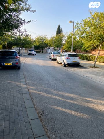 מגרשים, אברבנאל, גאולים, כפר סבא