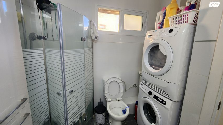 דירה, הגיבור האלמוני, יד אליהו, תל אביב יפו