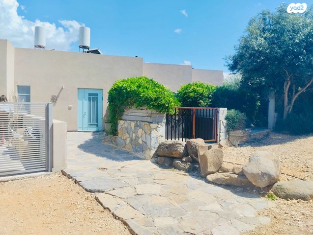 דו משפחתי, מגדל