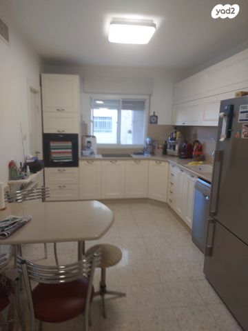 דירת גן, מבשרת ציון