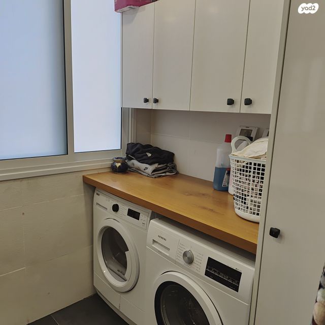 דירה, רמב"ם, ראשון לציון