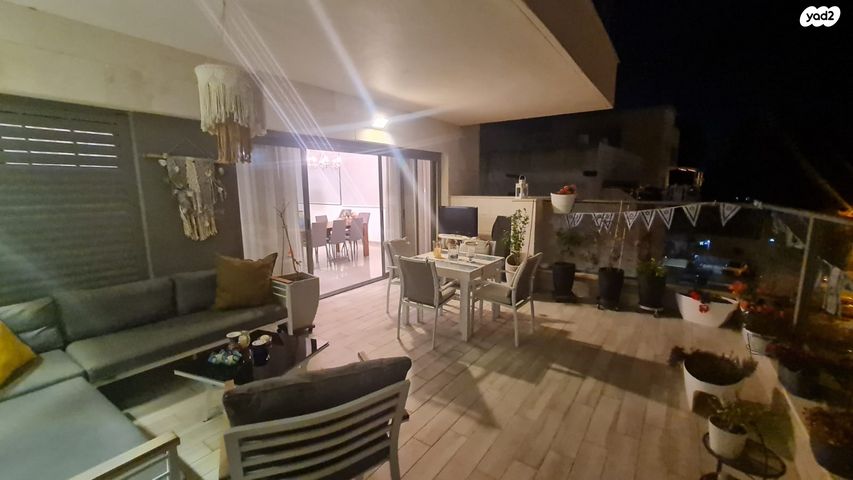 גג/ פנטהאוז, שדרות בורוכוב, מרכז העיר, קרית אתא