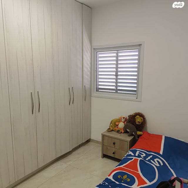 דירה, רמב"ם, ראשון לציון