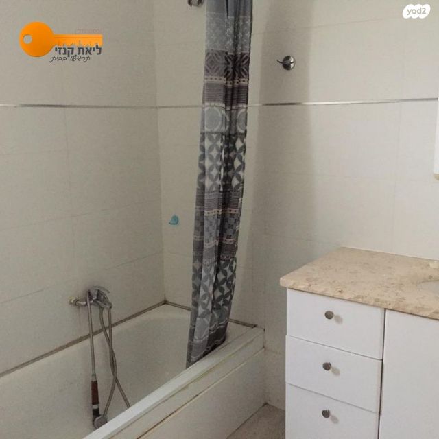 גג/ פנטהאוז, מבוא החרמון, גליקסון, קרית גת