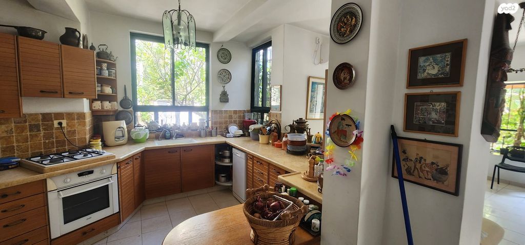 דו משפחתי, ארתור הנטקה, קרית היובל, ירושלים