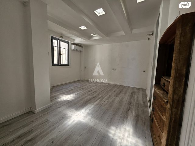 גג/ פנטהאוז, הצדף, עג'מי, גבעת העליה, תל אביב יפו