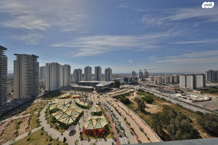 דירה, עפרה חזה, משכנות האומנים, קרית מוצקין