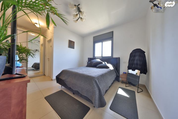 דירה, עפרה חזה, משכנות האומנים, קרית מוצקין