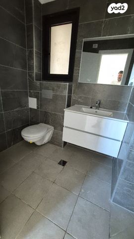 דירת גן, בר כוכבא, אחוזת כנרת, טבריה