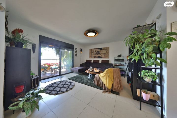 דירה, עפרה חזה, משכנות האומנים, קרית מוצקין