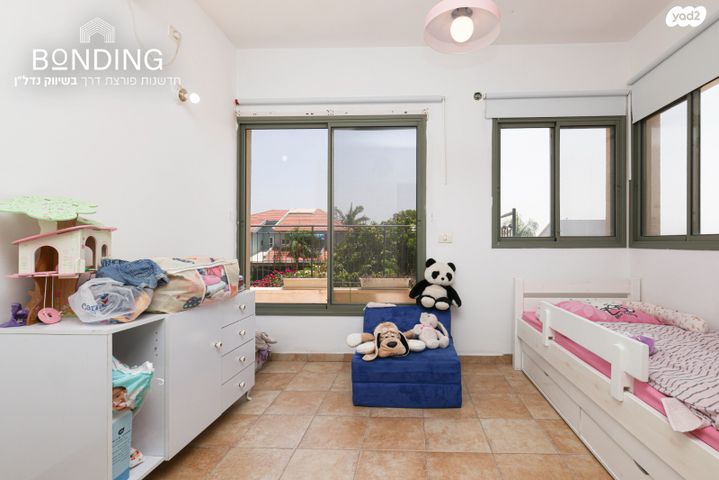 דו משפחתי, אבן יהודה