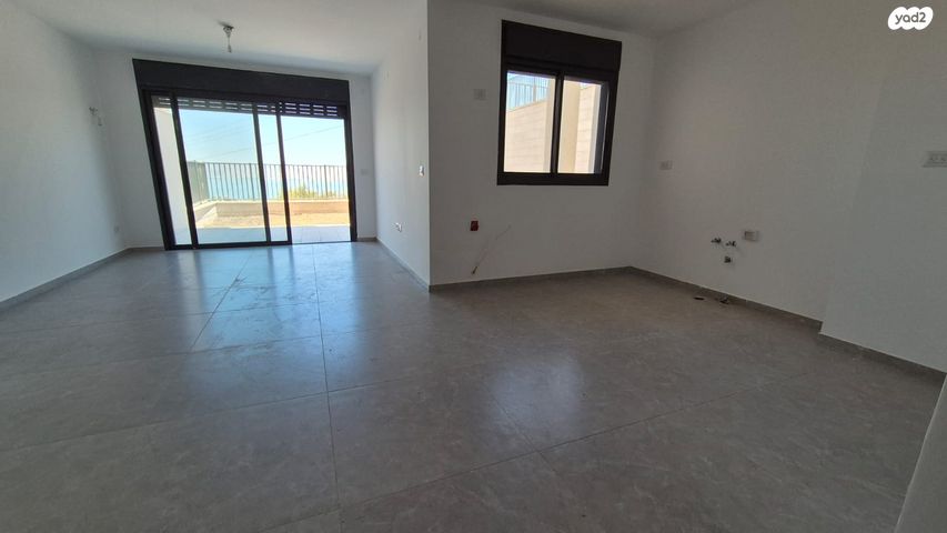 דירת גן, בר כוכבא, אחוזת כנרת, טבריה