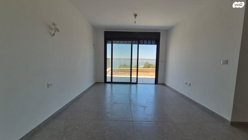 דירת גן, בר כוכבא, אחוזת כנרת, טבריה