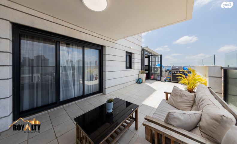 אחיה השילוני 8