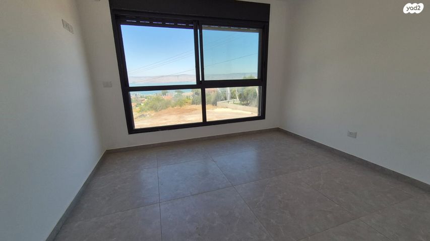 דירת גן, בר כוכבא, אחוזת כנרת, טבריה