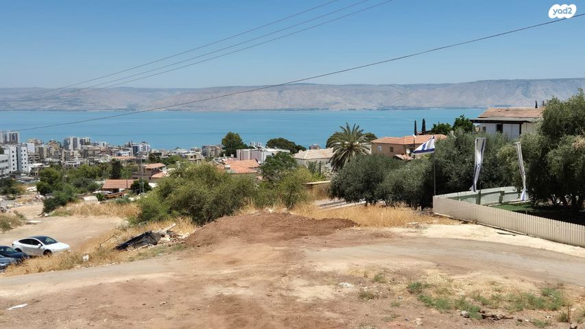 דירת גן, בר כוכבא, אחוזת כנרת, טבריה