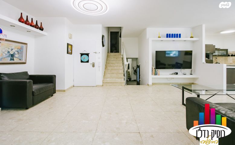 דירת גן, סנה, הרצליה