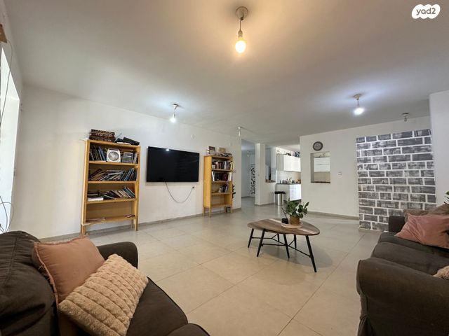 דירת גן, שיבת ציון, דקל, אפרת